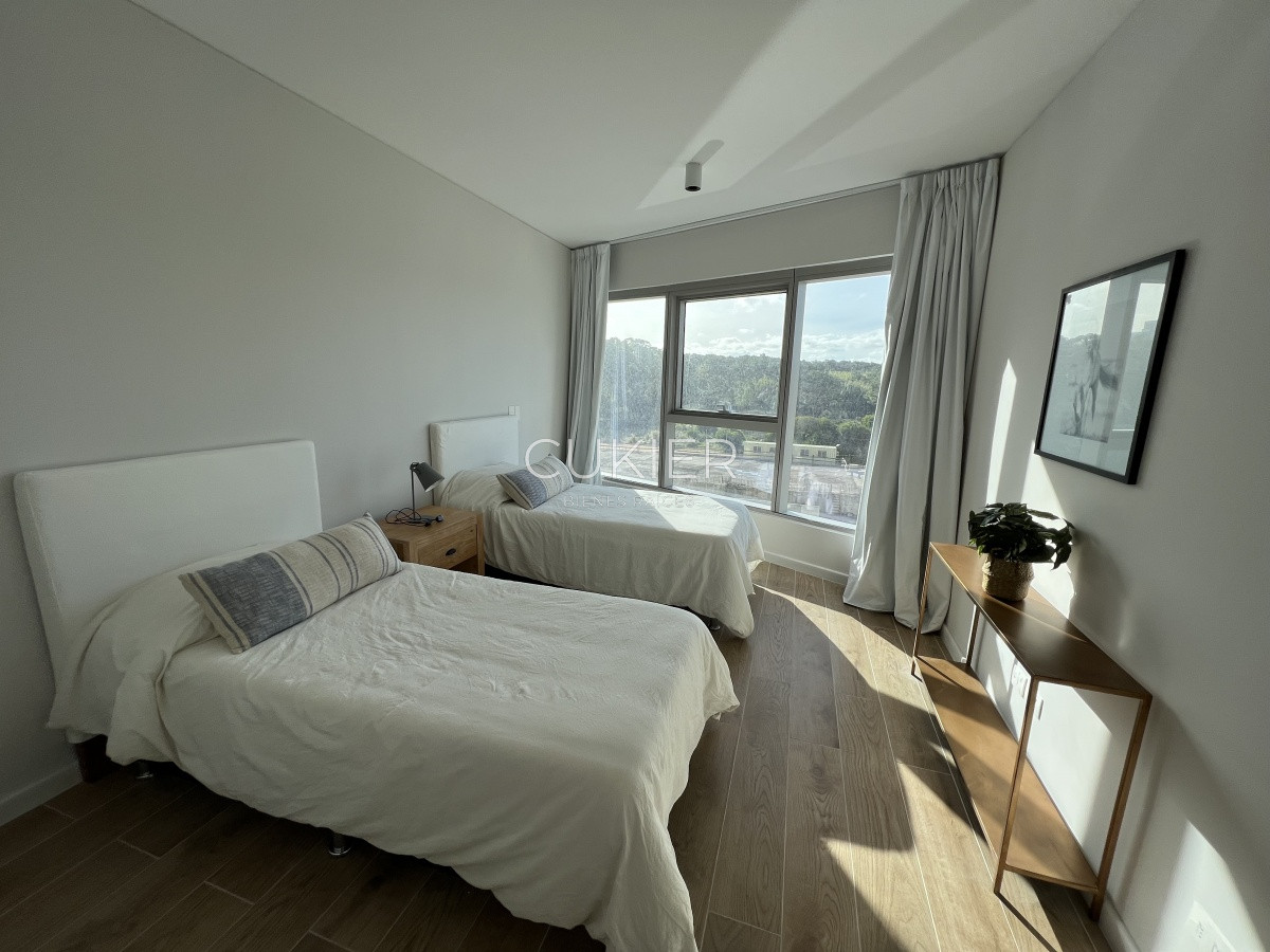 Apartamento ID.1601 - Alquiler anual apartamento 2 dormitorios primera linea Playa Brava en Trump Tower