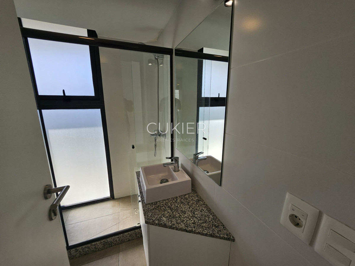 Apartamento ID.1365 - Venta apartamento 2 dormitorios en Playa Mansa Punta del Este