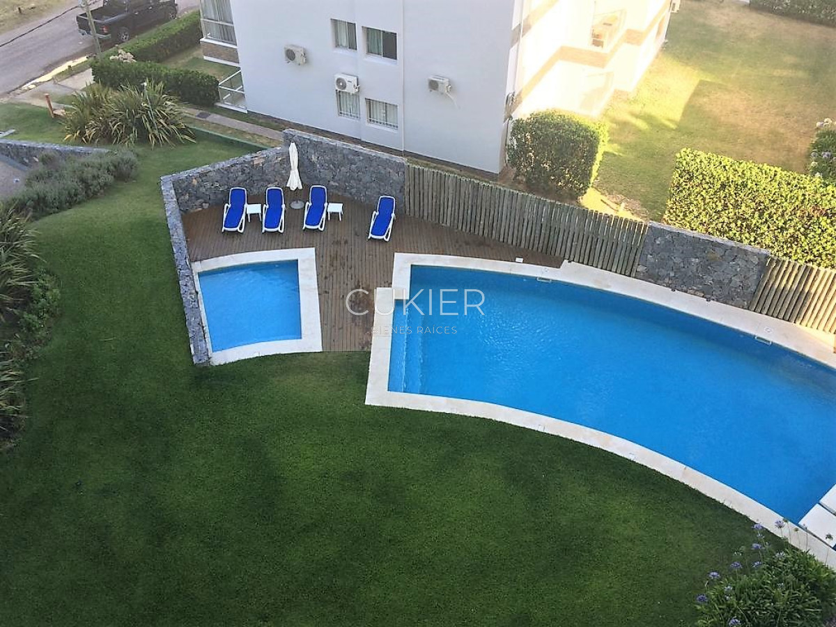 Apartamento ID.3537 - Venta apartamento 3 dormitorios y dependencia en Playa Brava a 100 m del mar 