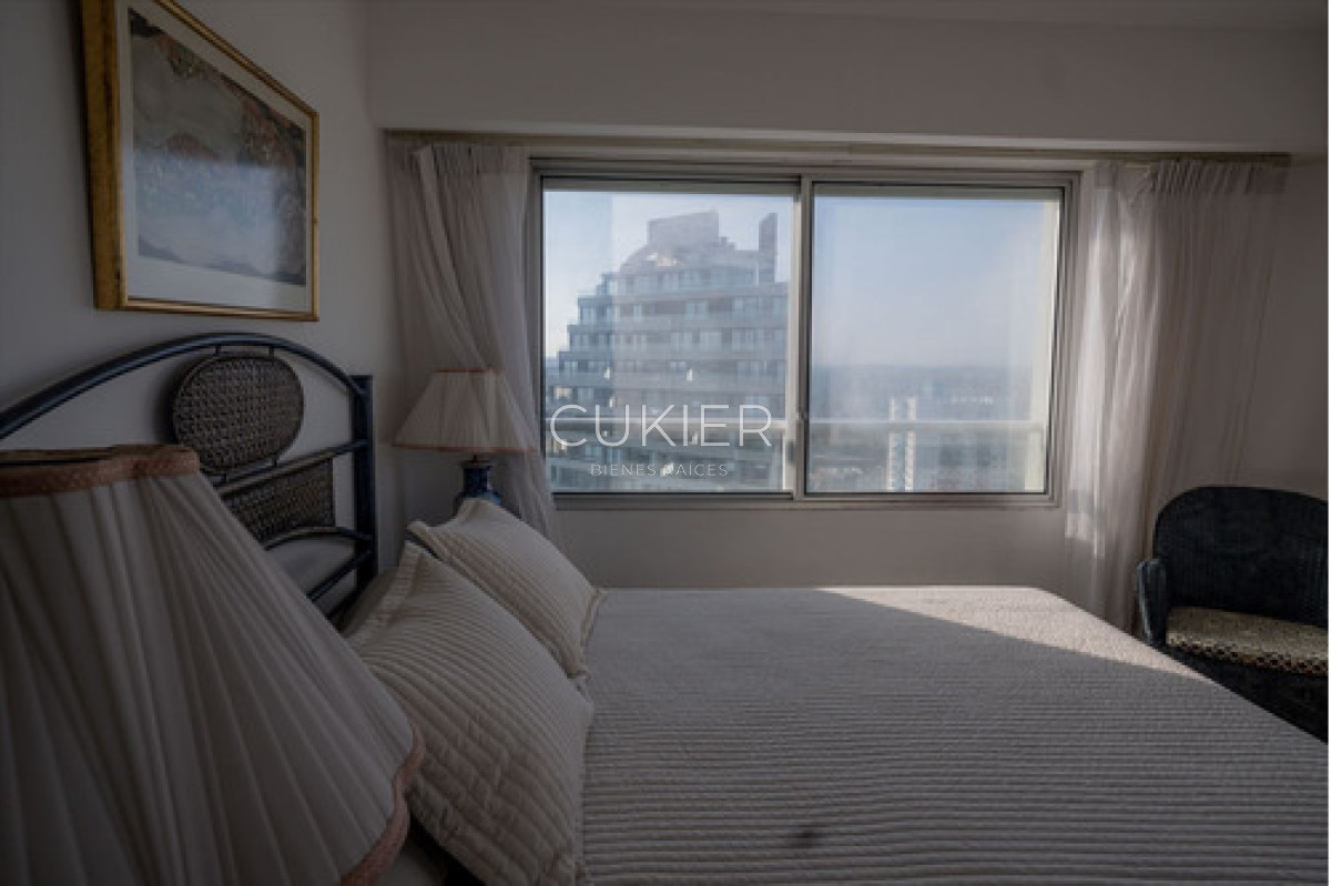 Apartamento ID.4633 - Venta Apartamento Dos Dormitorios Punta Del Este-oportunida