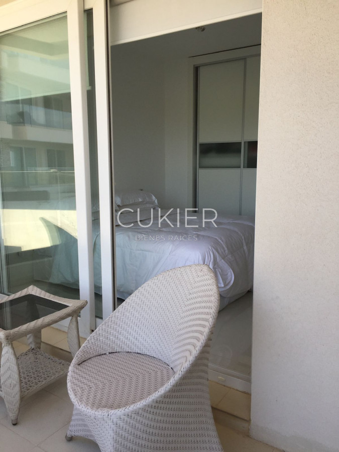 Apartamento ID.3593 - Venta en Punta Del Este frente al mar 1 dormitorio.