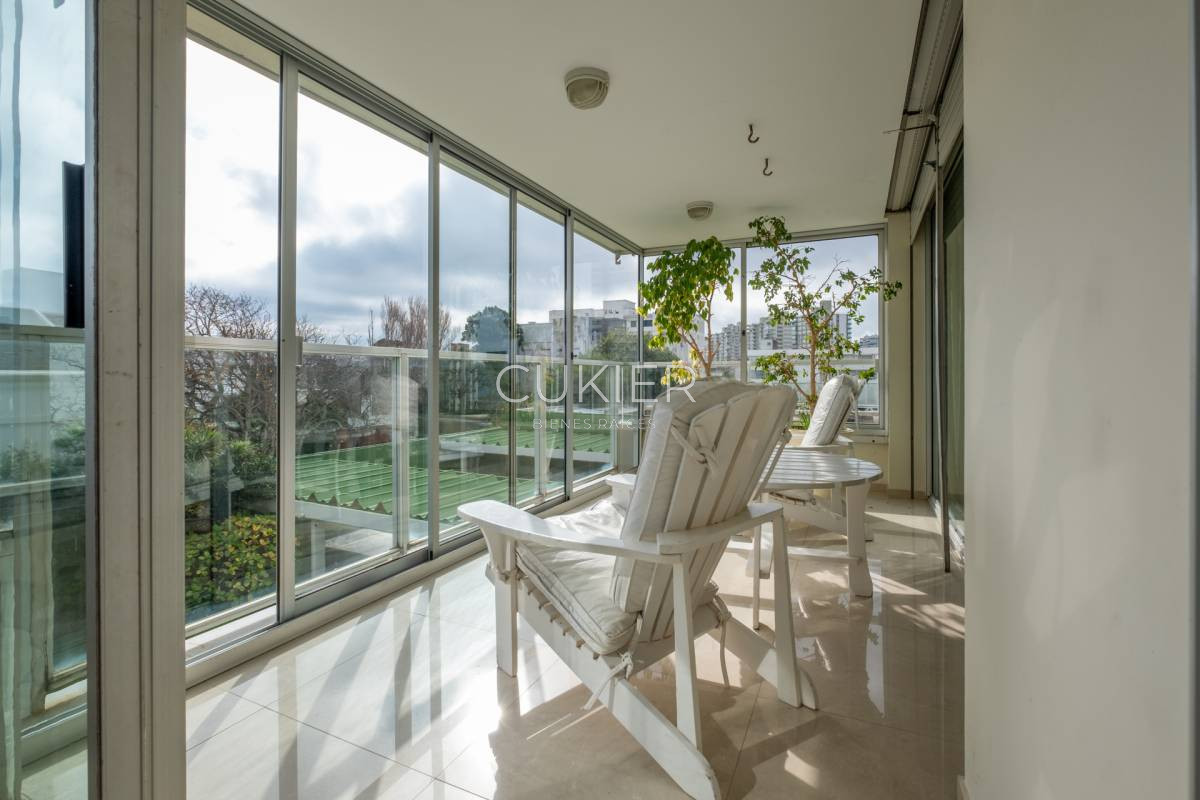 Apartamento ID.2155 - Venta apartamento 3 dormitorios y dependencia en península Punta del Este