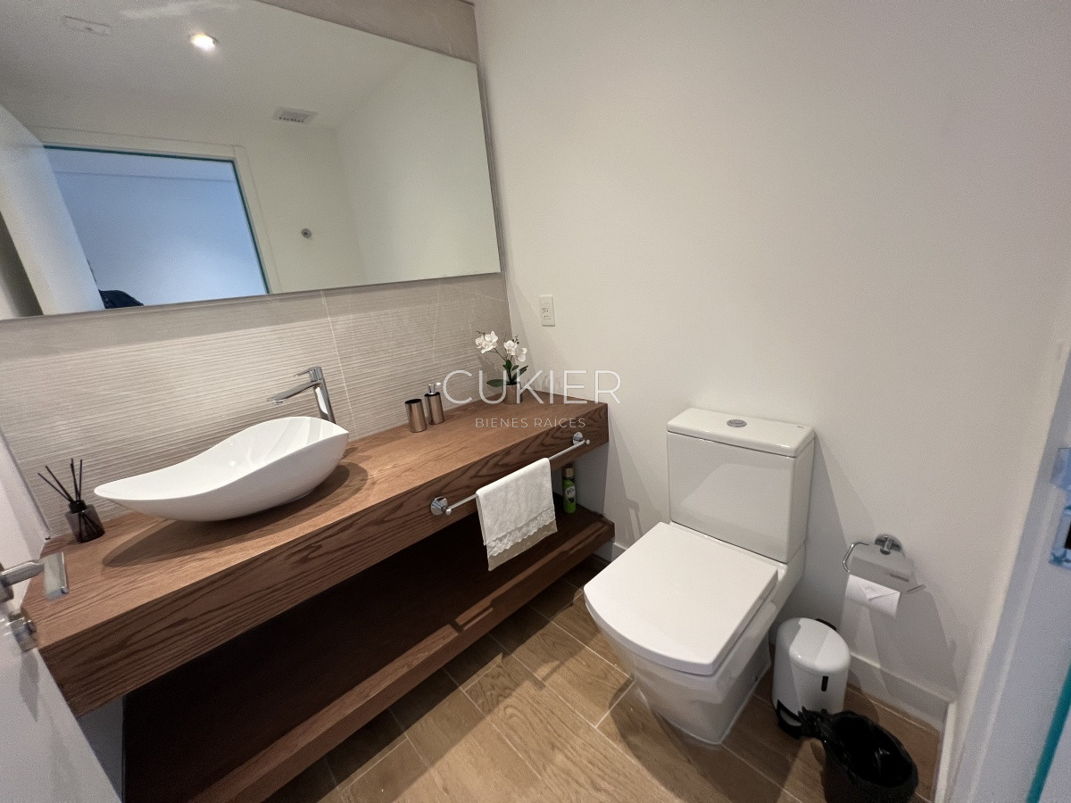 Apartamento ID.1617 - Alquiler anual apartamento 2 dormitorios en primera linea Playa Brava Punta del Este