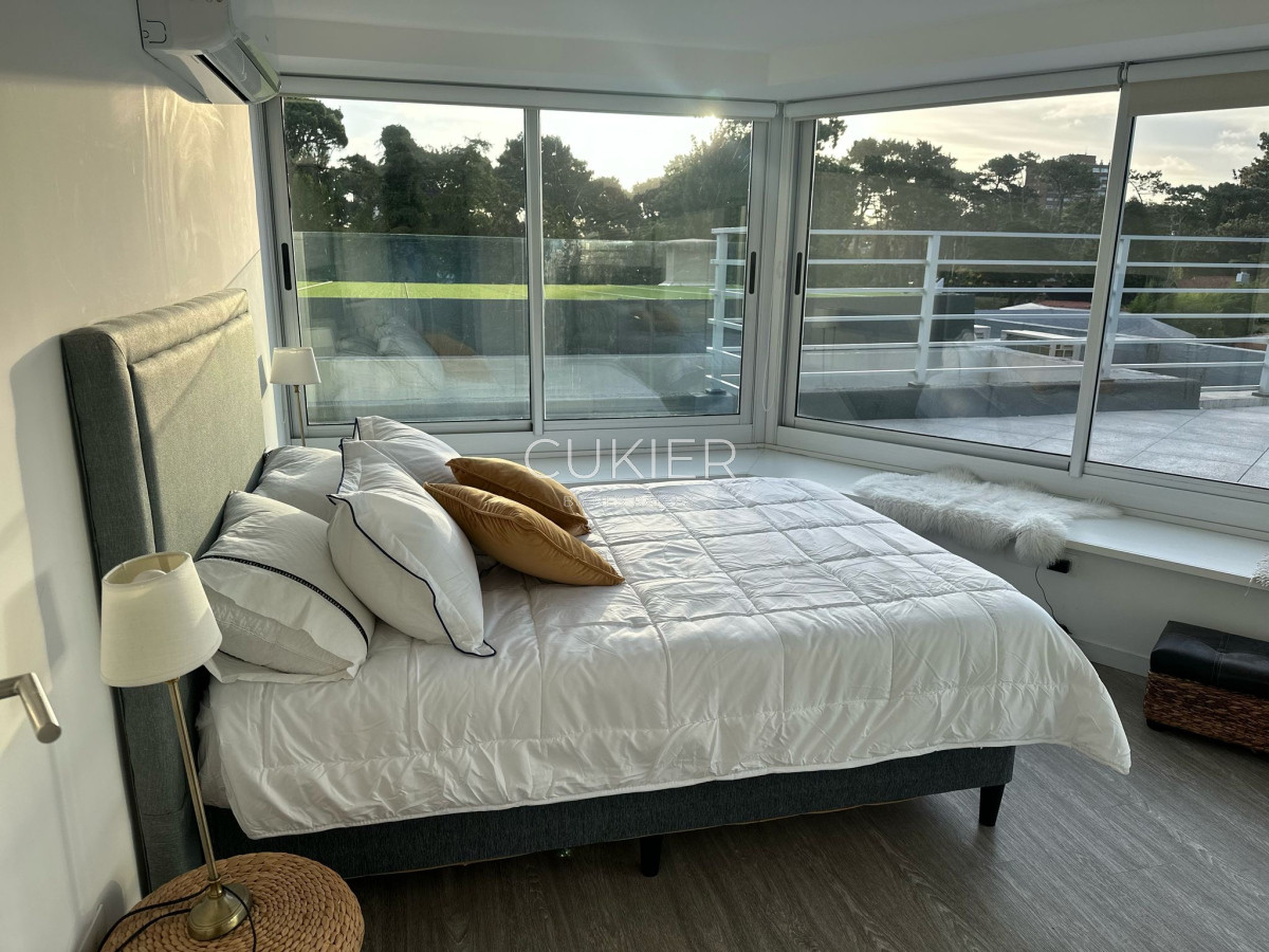 Apartamento ID.4565 - Venta de apartamento 2 dormitorios con terraza propia en edificio con servicios Roosevelt