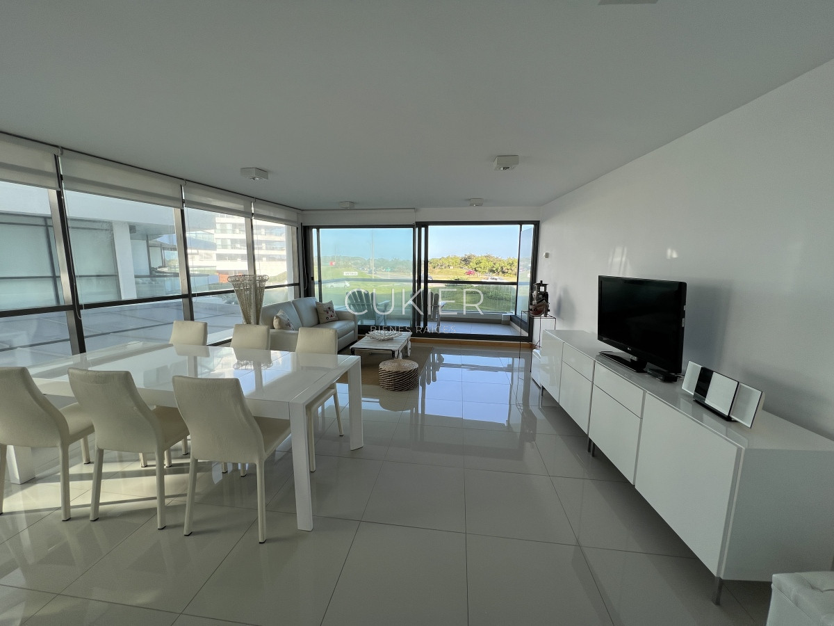 Apartamento ID.2660 - Venta hermoso departamento 3 suites en primera linea Playa Brava torre de categoría
