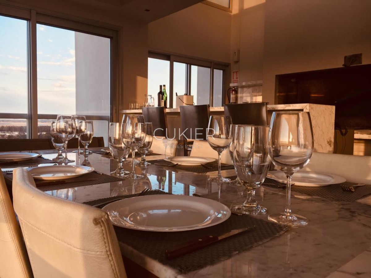 Apartamento ID.1982 - Venta y alquiler anual de apartamento 3 dormitorios en edificio con servicios Roosevelt 