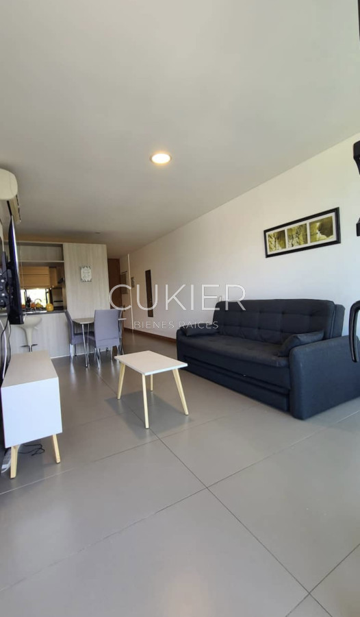 Apartamento ID.4121 - Venta de apartamento 1 dormitorio en primera linea mansa edificio Sea Breezes