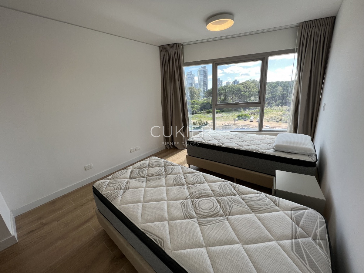 Apartamento ID.1617 - Alquiler anual apartamento 2 dormitorios en primera linea Playa Brava Punta del Este