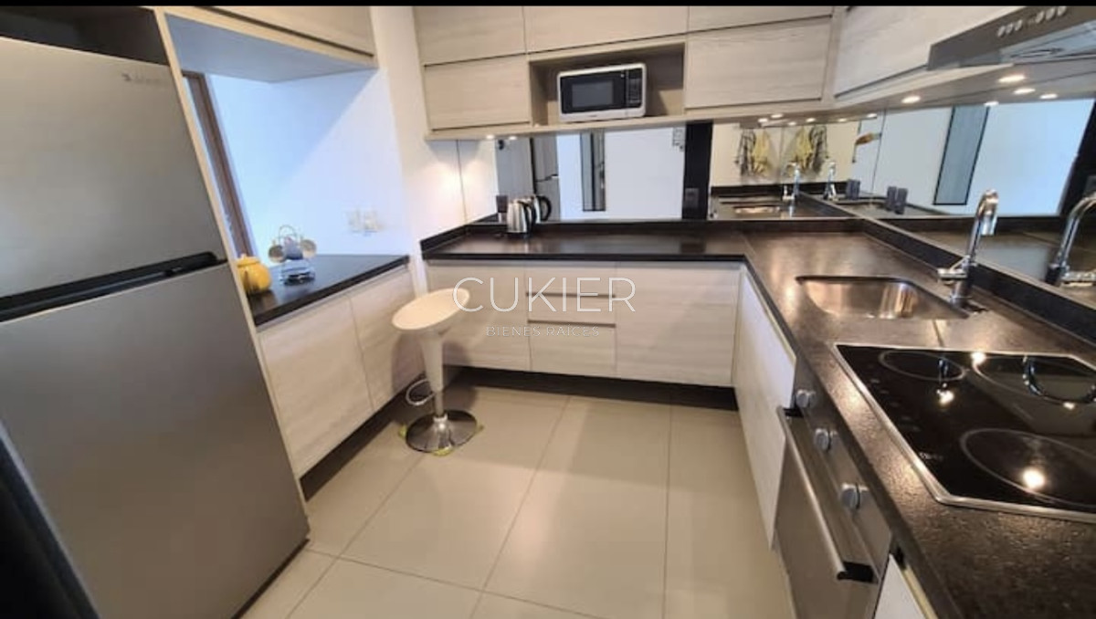 Apartamento ID.4121 - Venta de apartamento 1 dormitorio en primera linea mansa edificio Sea Breezes