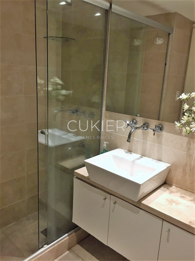 Apartamento ID.3537 - Venta apartamento 3 dormitorios y dependencia en Playa Brava a 100 m del mar 