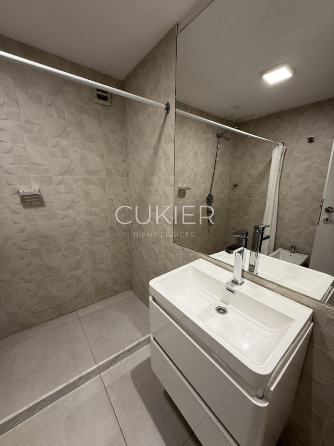 Apartamento ID.4549 - Alquiler anual e invernal apartamento 1 dormitorio con jardín en planta baja frente al mar 