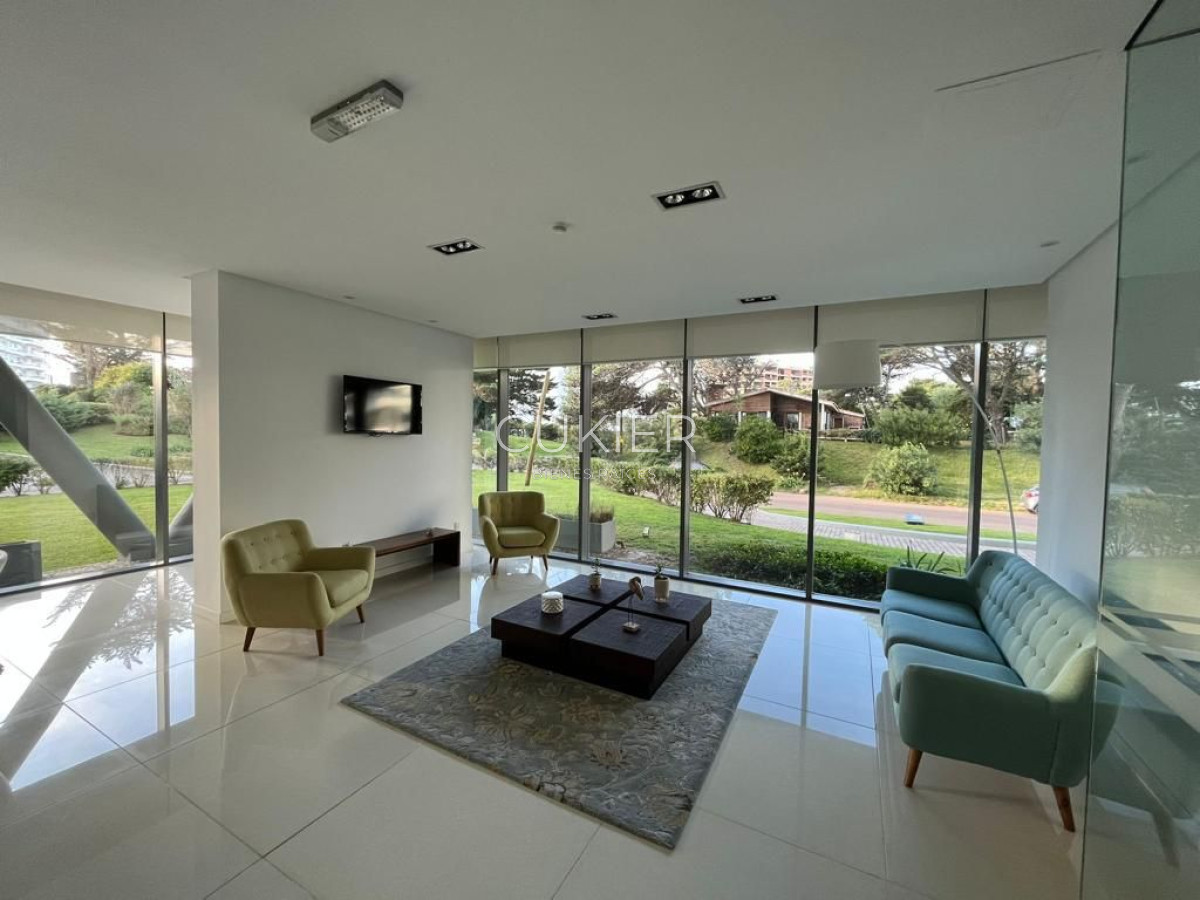 Apartamento ID.3525 - Venta monoambiente sectorizado en edificio de categoría con servicios en Aidy Grill