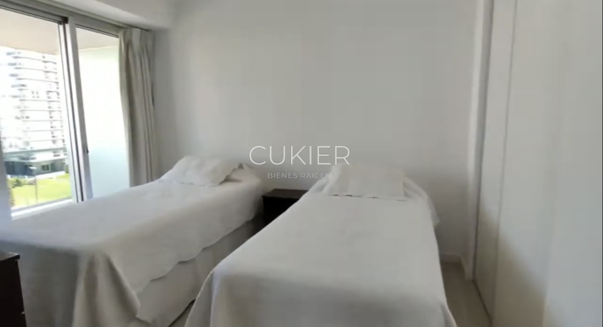 Apartamento ID.2664 - Alquiler anual y temporada de apartamento 2 dormitorios a pasos de Playa brava en Punta del este