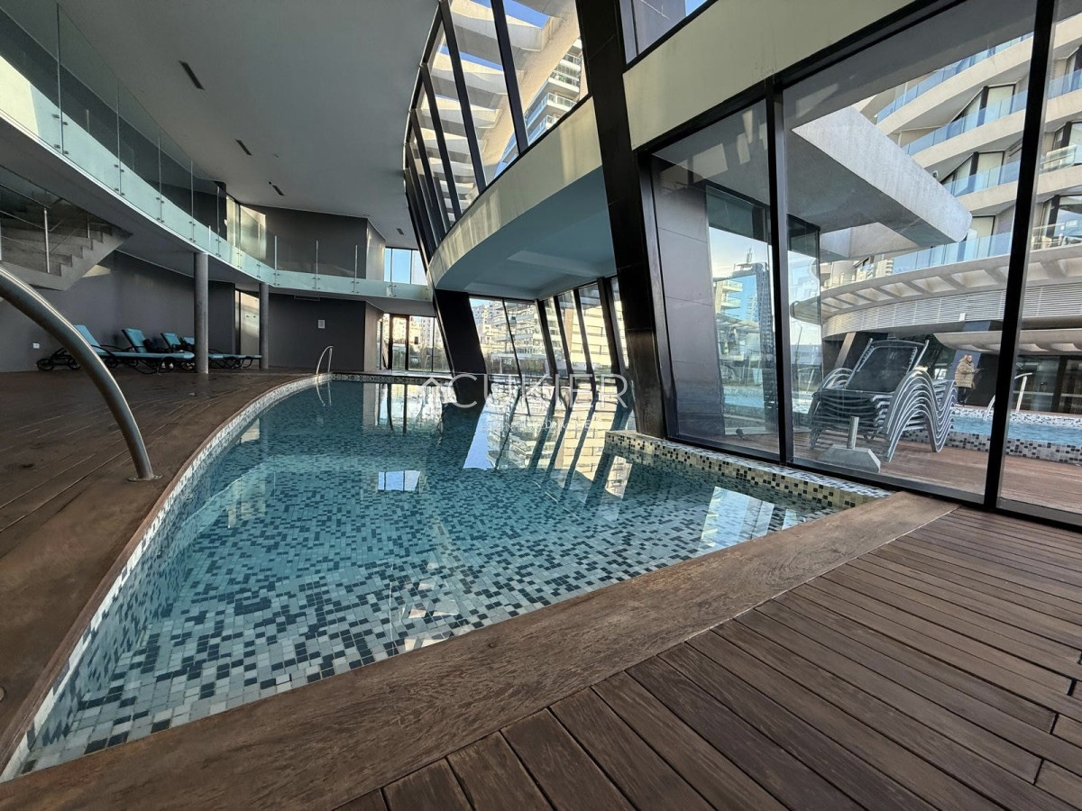 Apartamento ID.2739 - Venta y alquiler anual de apartamento 3 dormitorios en edificio de categoría Punta del Este