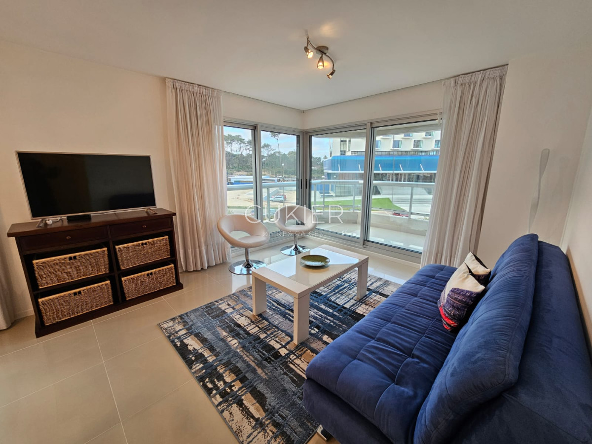 Apartamento ID.2063 - Venta apartamento 2 dormitorios en edificio de categoría en Playa Mansa Punta del Este