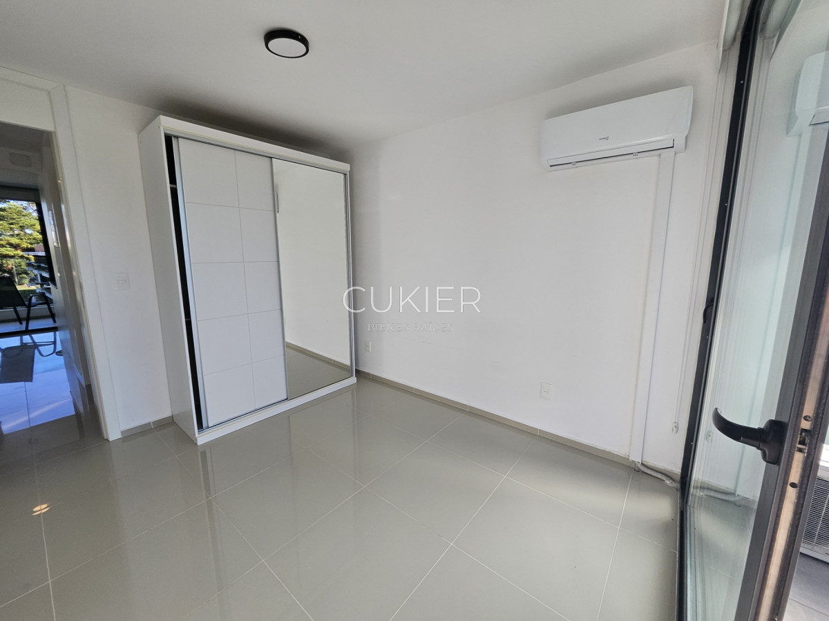 Apartamento ID.1365 - Venta apartamento 2 dormitorios en Playa Mansa Punta del Este