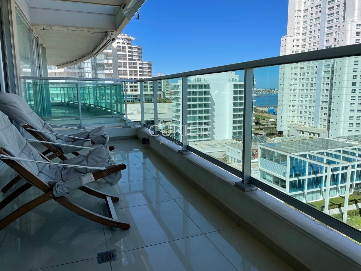 Apartamento ID.1432 - Alquiler anual apartamento 2 dormitorios en torre de categoría Punta del Este