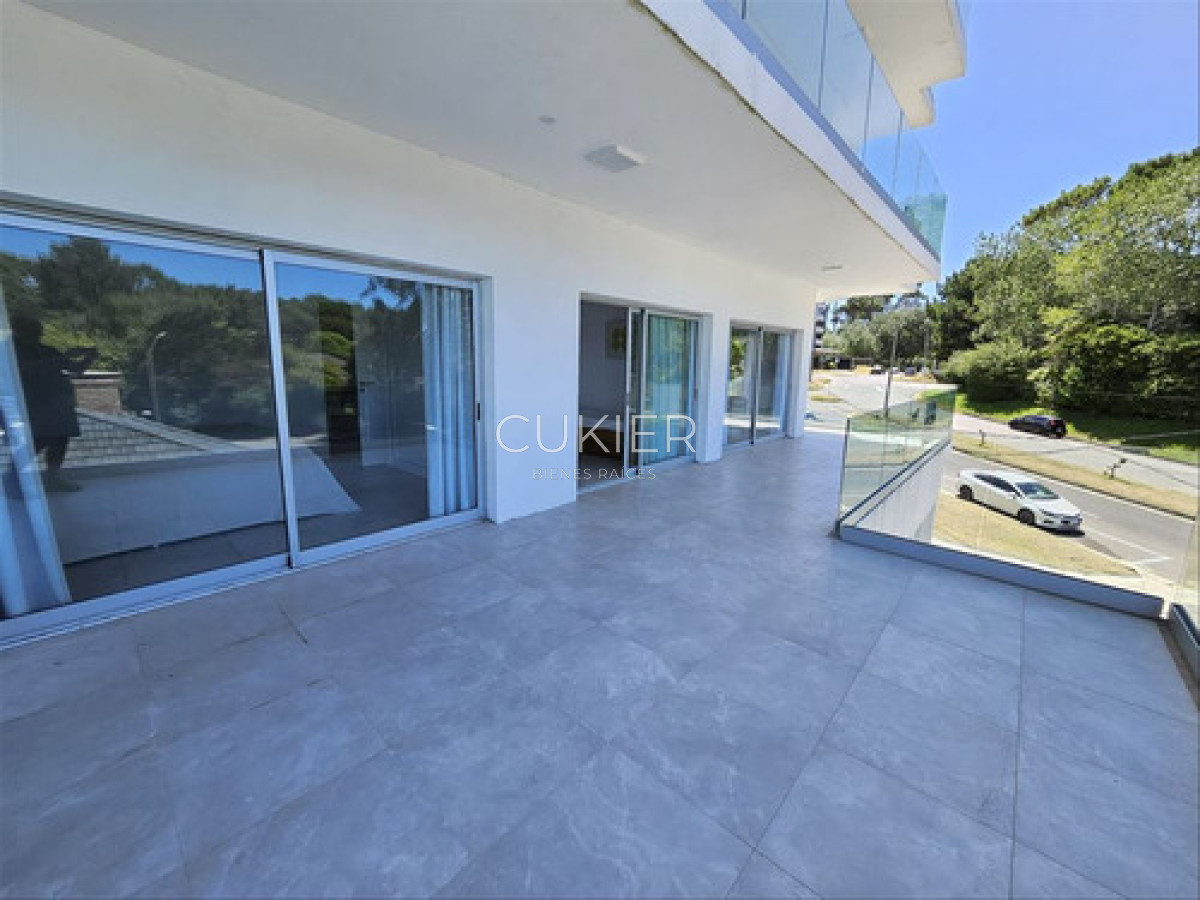 Apartamento ID.4617 - Apartamento En Venta De 2 Dormitorios Playa Mansa