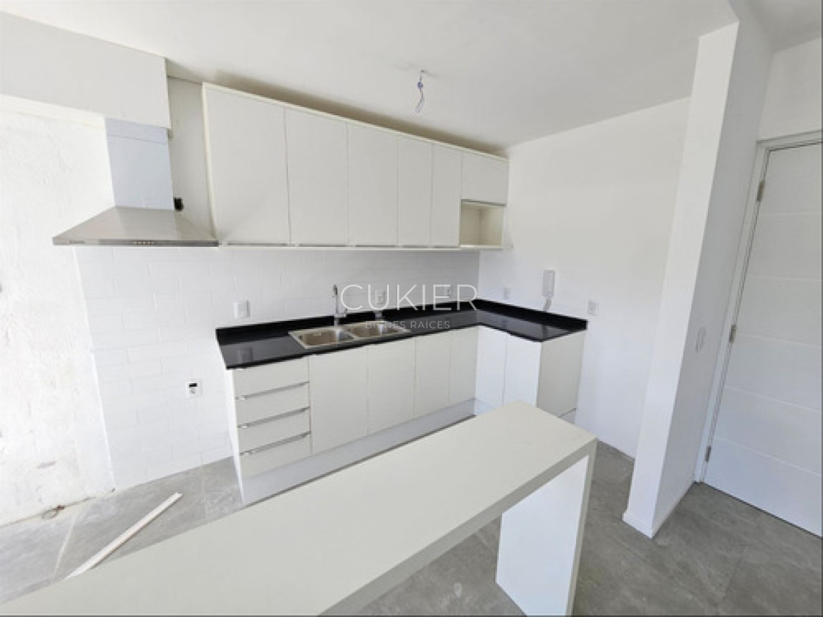 Apartamento ID.4621 - Apartamento En Venta De 2 Dormitorios Playa Mansa