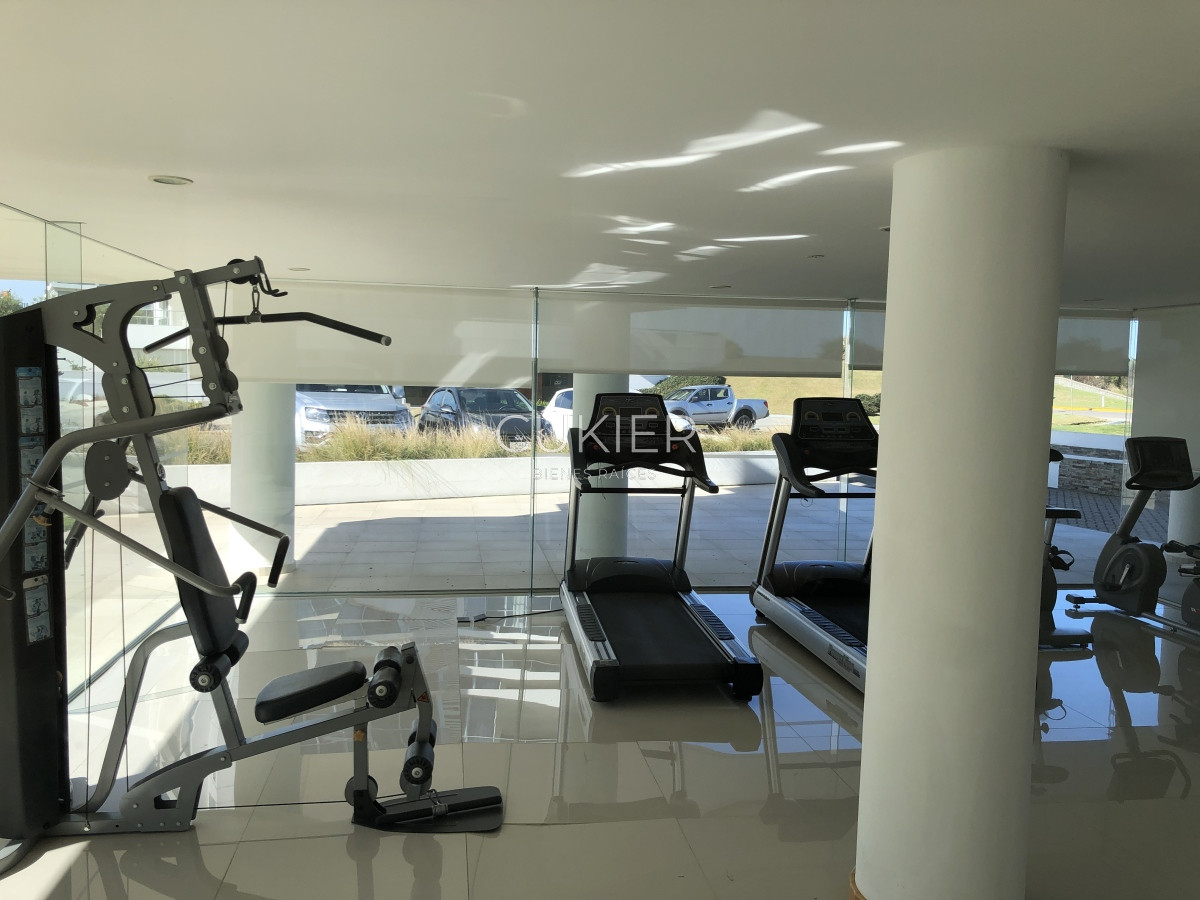 Apartamento ID.2660 - Venta hermoso departamento 3 suites en primera linea Playa Brava torre de categoría