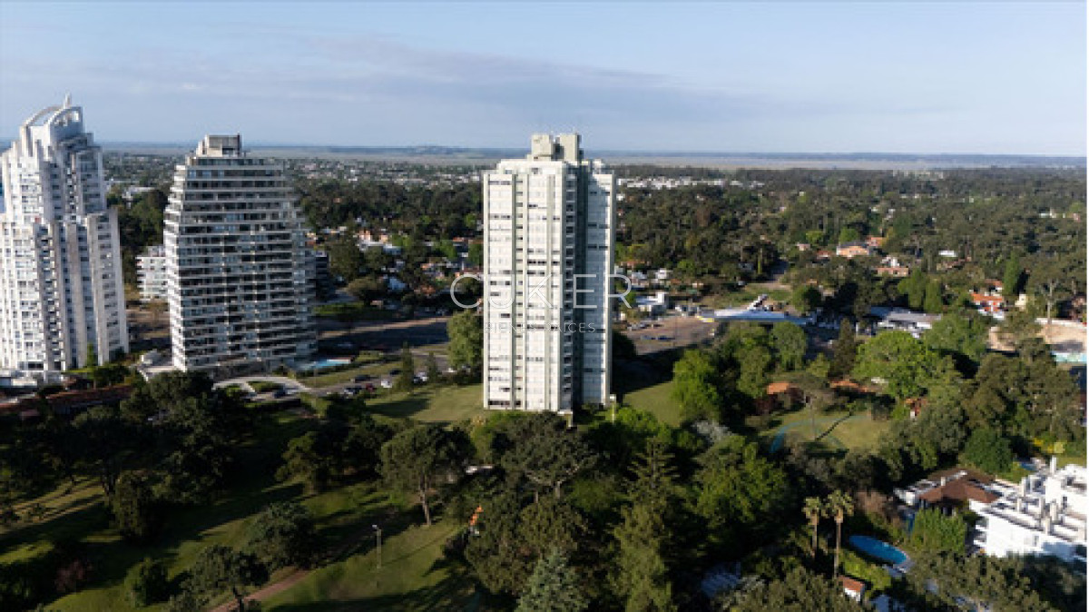 Apartamento ID.4633 - Venta Apartamento Dos Dormitorios Punta Del Este-oportunida