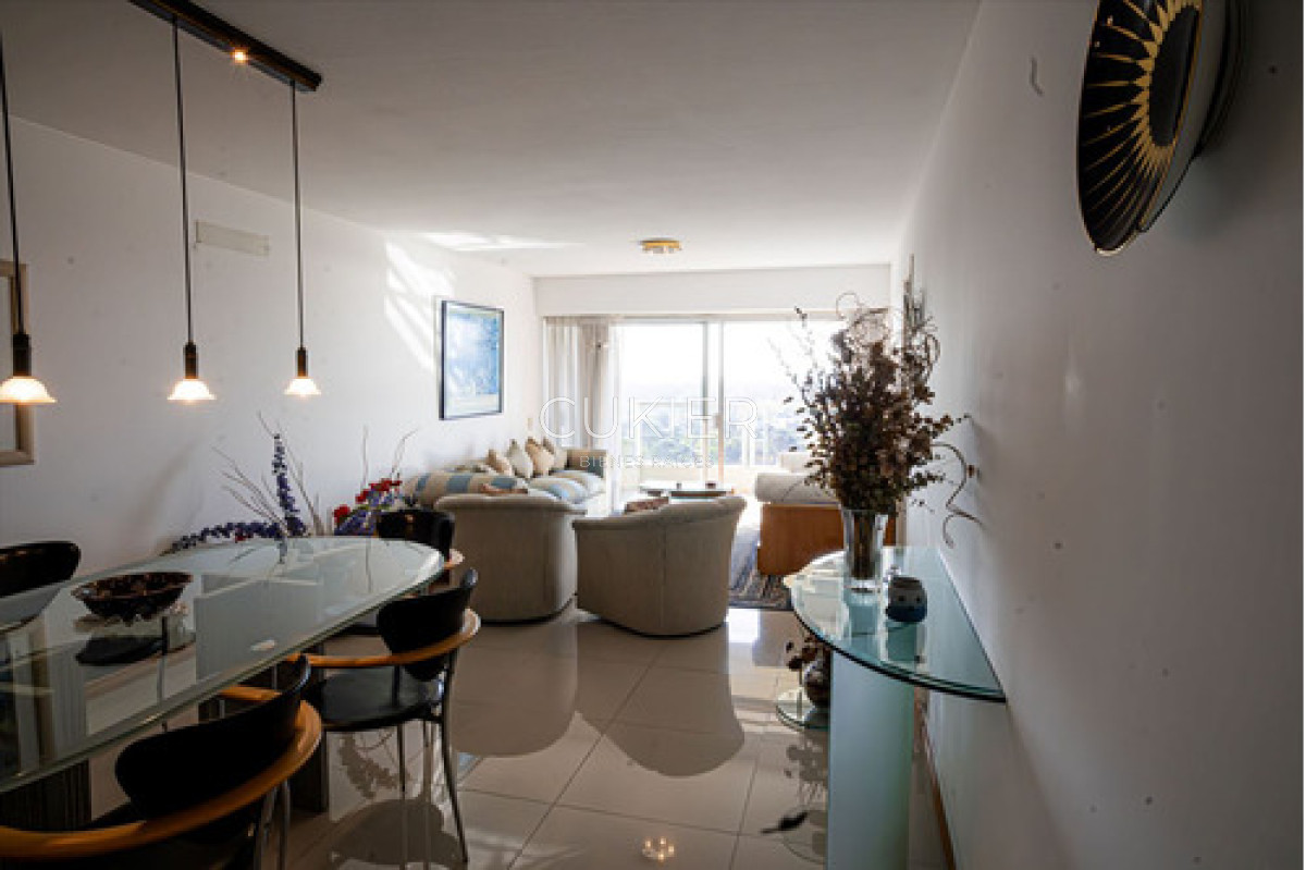 Apartamento ID.4633 - Venta Apartamento Dos Dormitorios Punta Del Este-oportunida