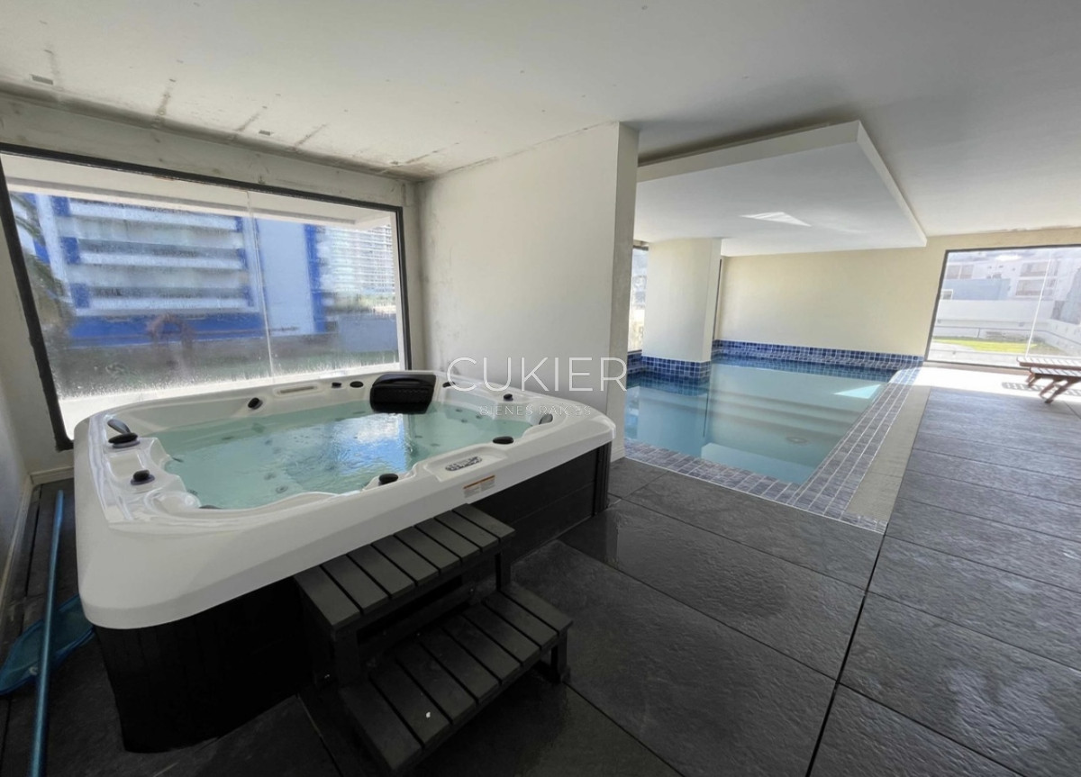 Apartamento ID.2154 - Venta apartamento 2 dormitorios ideal renta en edificio moderno con servicios Aidy grill Punta del Este