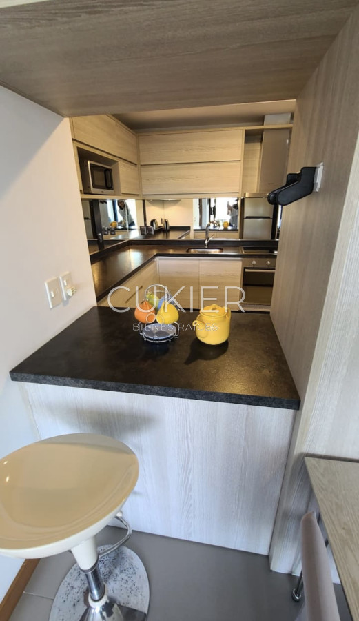 Apartamento ID.4121 - Venta de apartamento 1 dormitorio en primera linea mansa edificio Sea Breezes