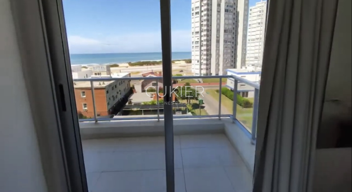 Apartamento ID.2664 - Alquiler anual y temporada de apartamento 2 dormitorios a pasos de Playa brava en Punta del este