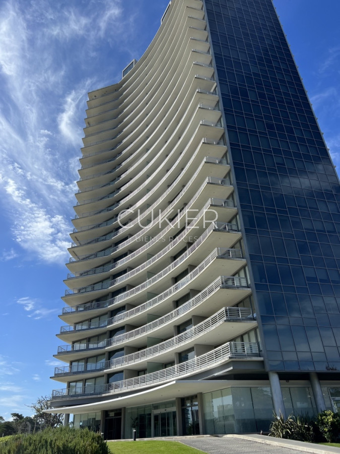 Apartamento ID.1410 - Alquiler anual de apartamento 2 dormitorios en Alexander Boulevard Punta del Este