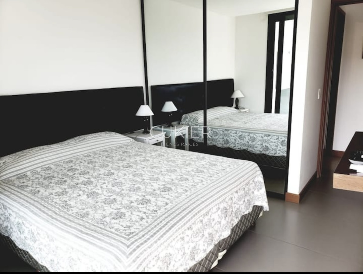 Apartamento ID.4121 - Venta de apartamento 1 dormitorio en primera linea mansa edificio Sea Breezes