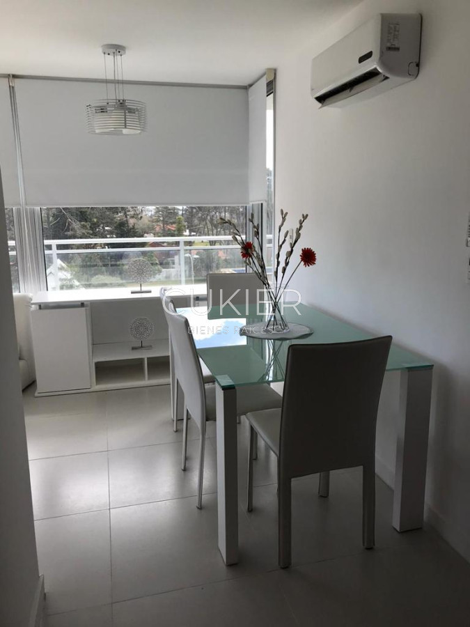 Apartamento ID.583 - Venta y alquiler anual de apartamento de 2 dormitorios en Roosevelt Punta del Este