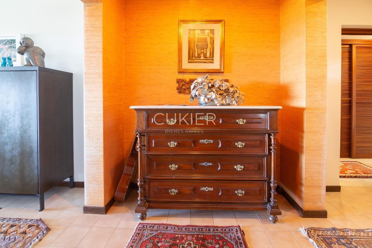 Apartamento ID.1369 - Alquiler anual y venta apartamento 3 dormitorios frente al mar en playa brava Punta del Este