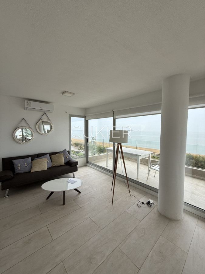 Apartamento ID.4546 - Venta y alquiler anual o invernal de apartamento 2 dormitorios frente al mar en playa mansa 
