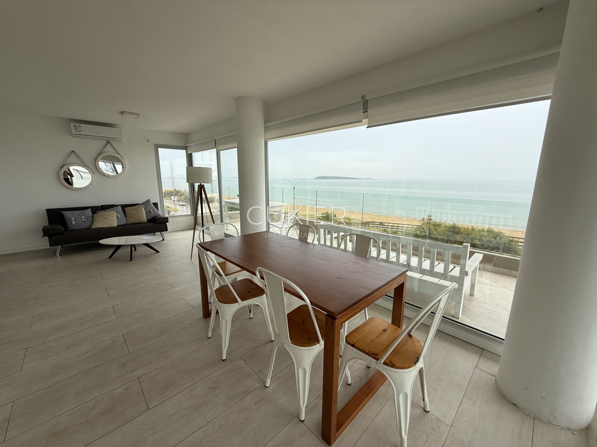 Apartamento ID.4546 - Venta y alquiler anual o invernal de apartamento 2 dormitorios frente al mar en playa mansa 
