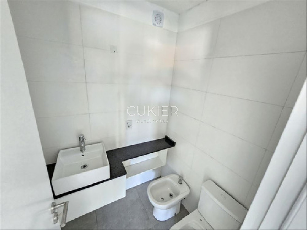 Apartamento ID.4621 - Apartamento En Venta De 2 Dormitorios Playa Mansa