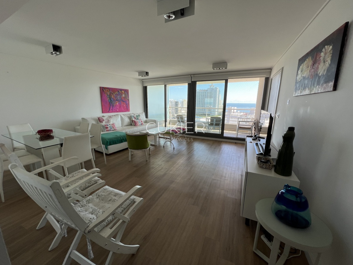 Apartamento ID.1410 - Alquiler anual de apartamento 2 dormitorios en Alexander Boulevard Punta del Este