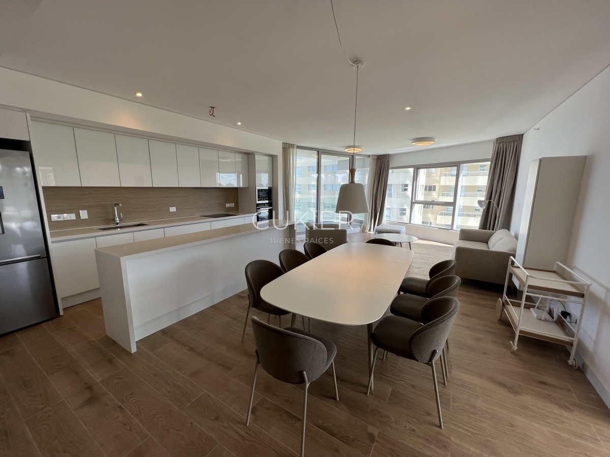 Apartamento ID.1617 - Alquiler anual apartamento 2 dormitorios en primera linea Playa Brava Punta del Este