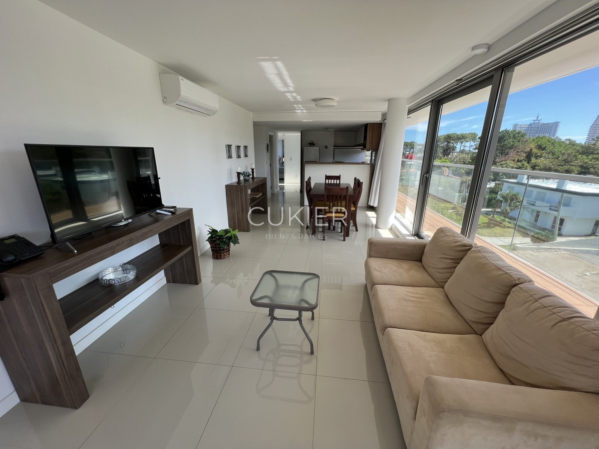 Apartamento ID.1506 - Alquiler de temporada y venta de apartamento 2 dormitorios en edificio de categoría Playa Brava