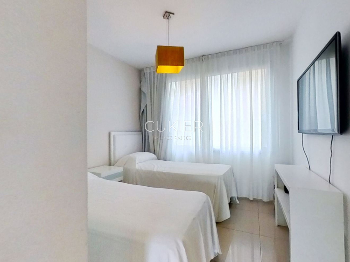 Apartamento ID.2862 - Venta apartamento 2 dormitorios con parrillero propio en Mansa Punta del Este