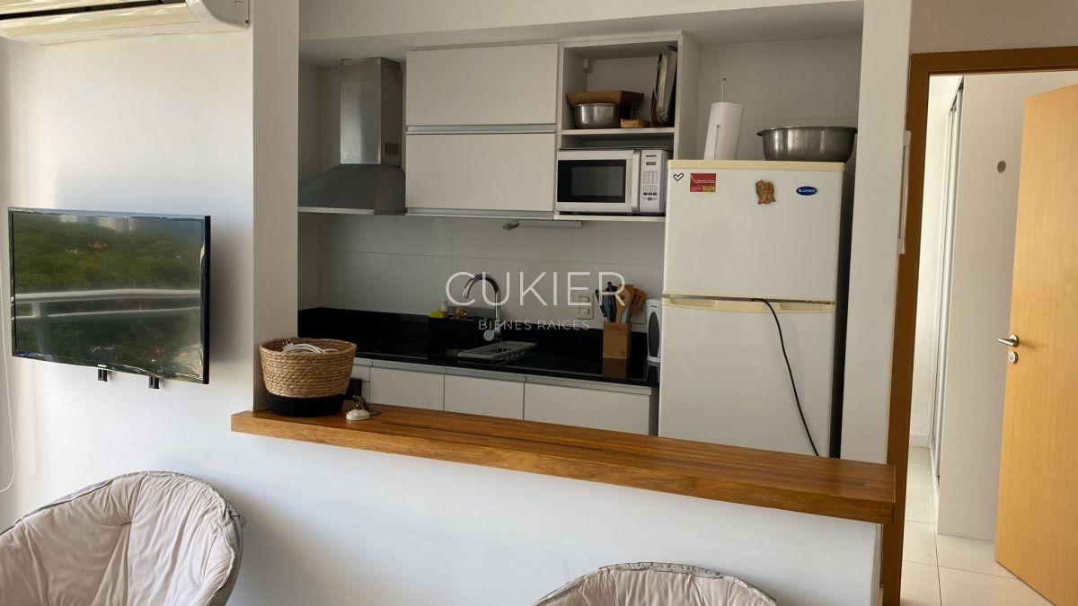 Apartamento ID.1081 - Alquiler anual apartamento 1 dormitorio en edificio con servicios Punta del Este