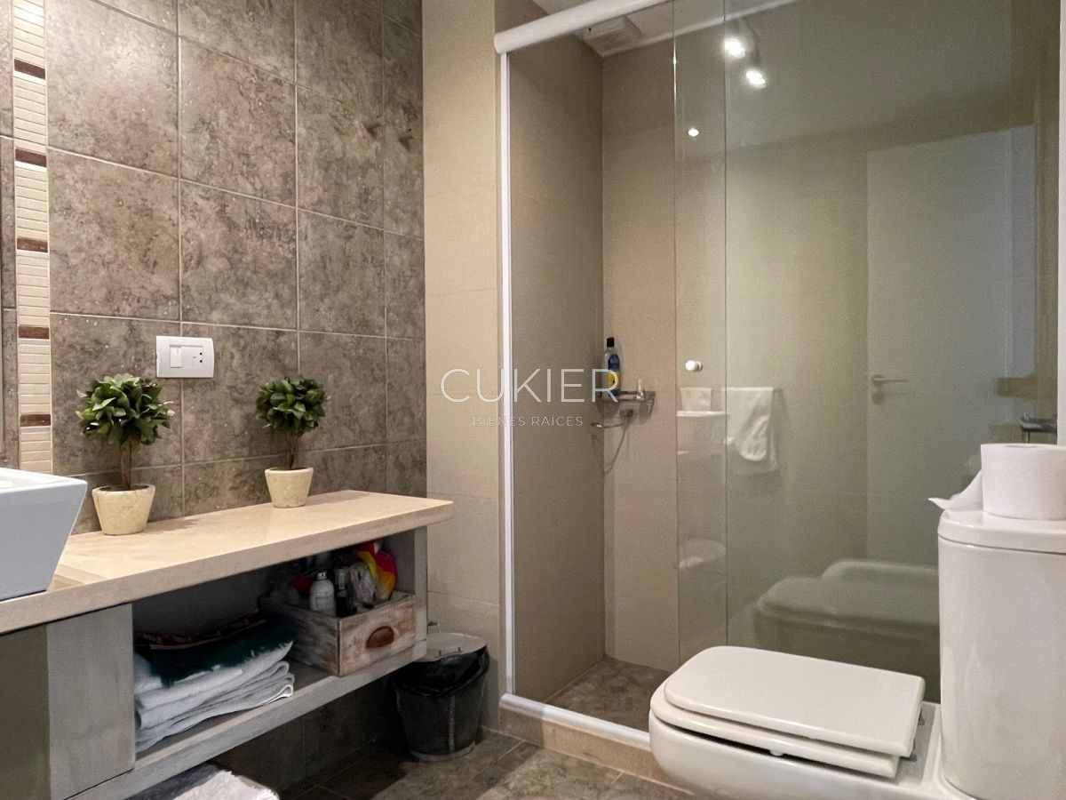 Apartamento ID.1432 - Alquiler anual apartamento 2 dormitorios en torre de categoría Punta del Este