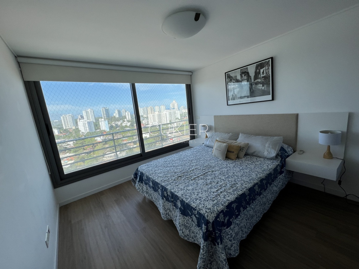 Apartamento ID.1410 - Alquiler anual de apartamento 2 dormitorios en Alexander Boulevard Punta del Este