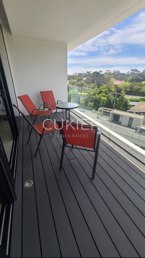 Apartamento ID.4121 - Venta de apartamento 1 dormitorio en primera linea mansa edificio Sea Breezes