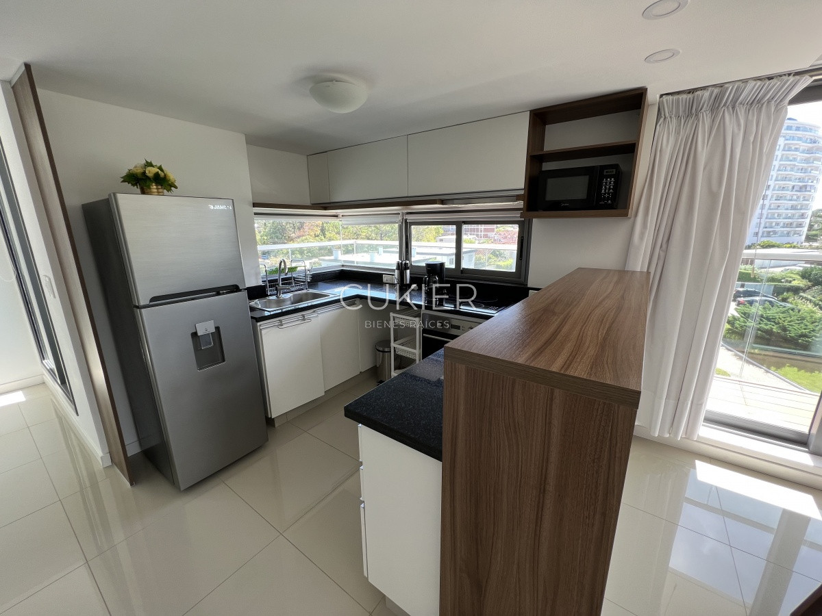 Apartamento ID.1506 - Alquiler de temporada y venta de apartamento 2 dormitorios en edificio de categoría Playa Brava