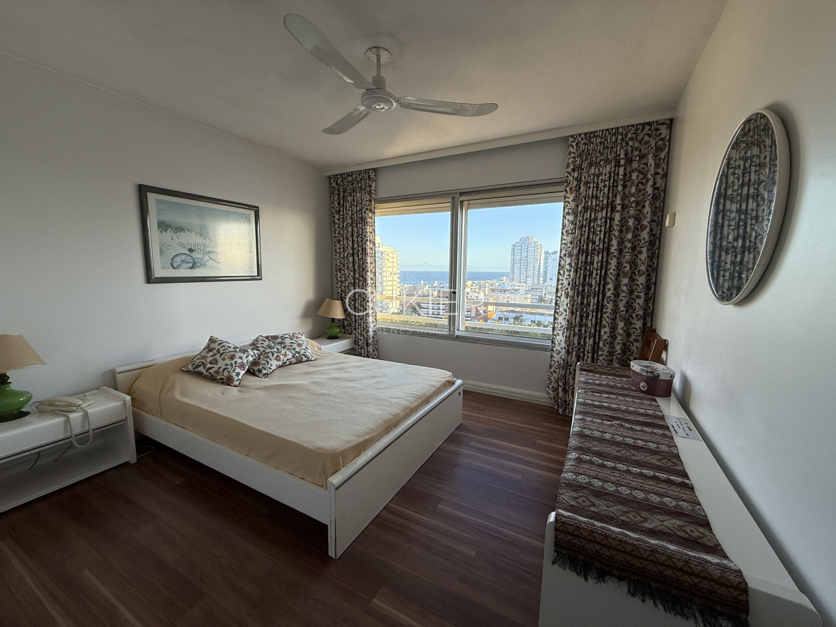 Apartamento ID.529 - Venta departamento 1 y medio dormitorios en Peninsula Punta del Este