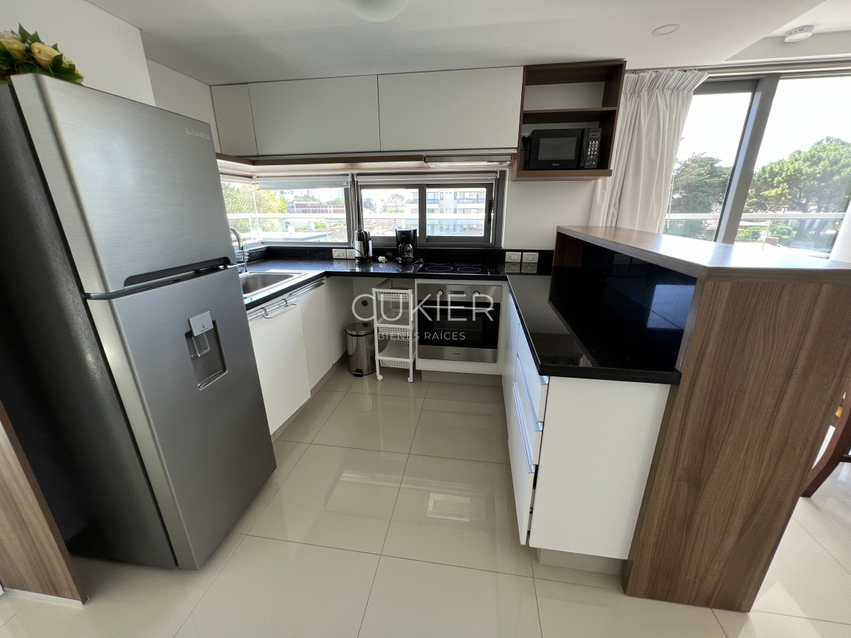 Apartamento ID.1506 - Alquiler de temporada y venta de apartamento 2 dormitorios en edificio de categoría Playa Brava