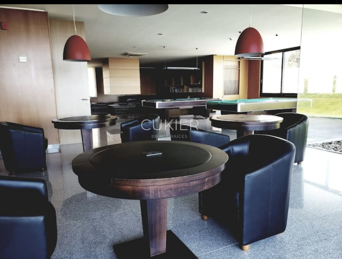 Apartamento ID.4121 - Venta de apartamento 1 dormitorio en primera linea mansa edificio Sea Breezes