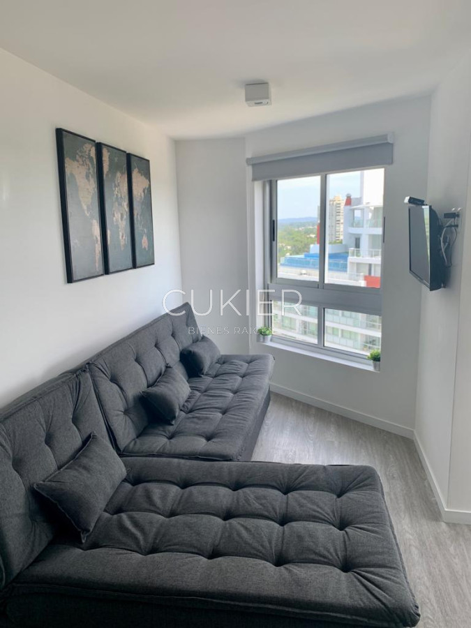 Apartamento ID.1667 - Alquiler anual apartamento 1 dormitorio en edificio con servicios Punta del Este