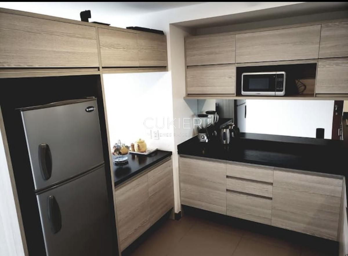 Apartamento ID.4121 - Venta de apartamento 1 dormitorio en primera linea mansa edificio Sea Breezes